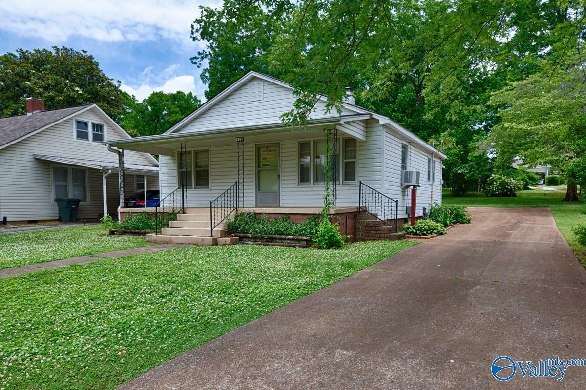 Property Photo:  1201 McKinley Avenue  AL 35801 