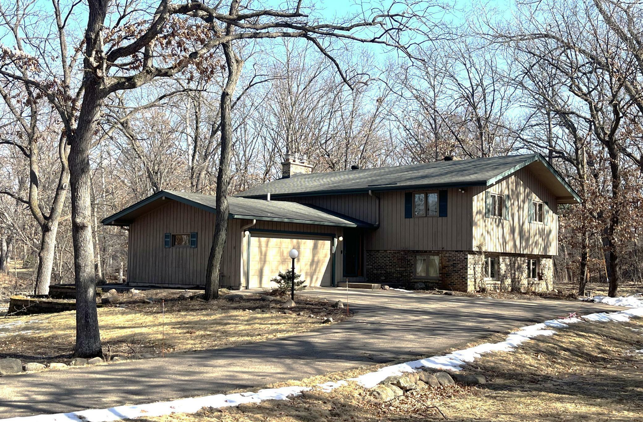 Property Photo:  8 Woodhill Lane  MN 55127 