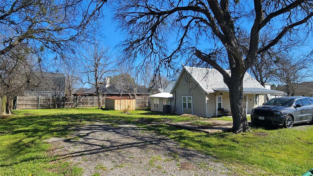 Property Photo: 409 E 7th Street TX 75125