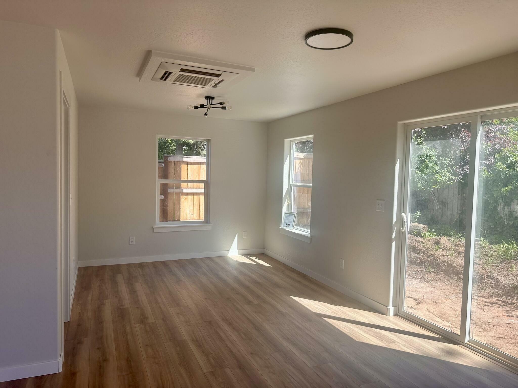 Property Photo: 1180 Woodrow Lane OR 97504