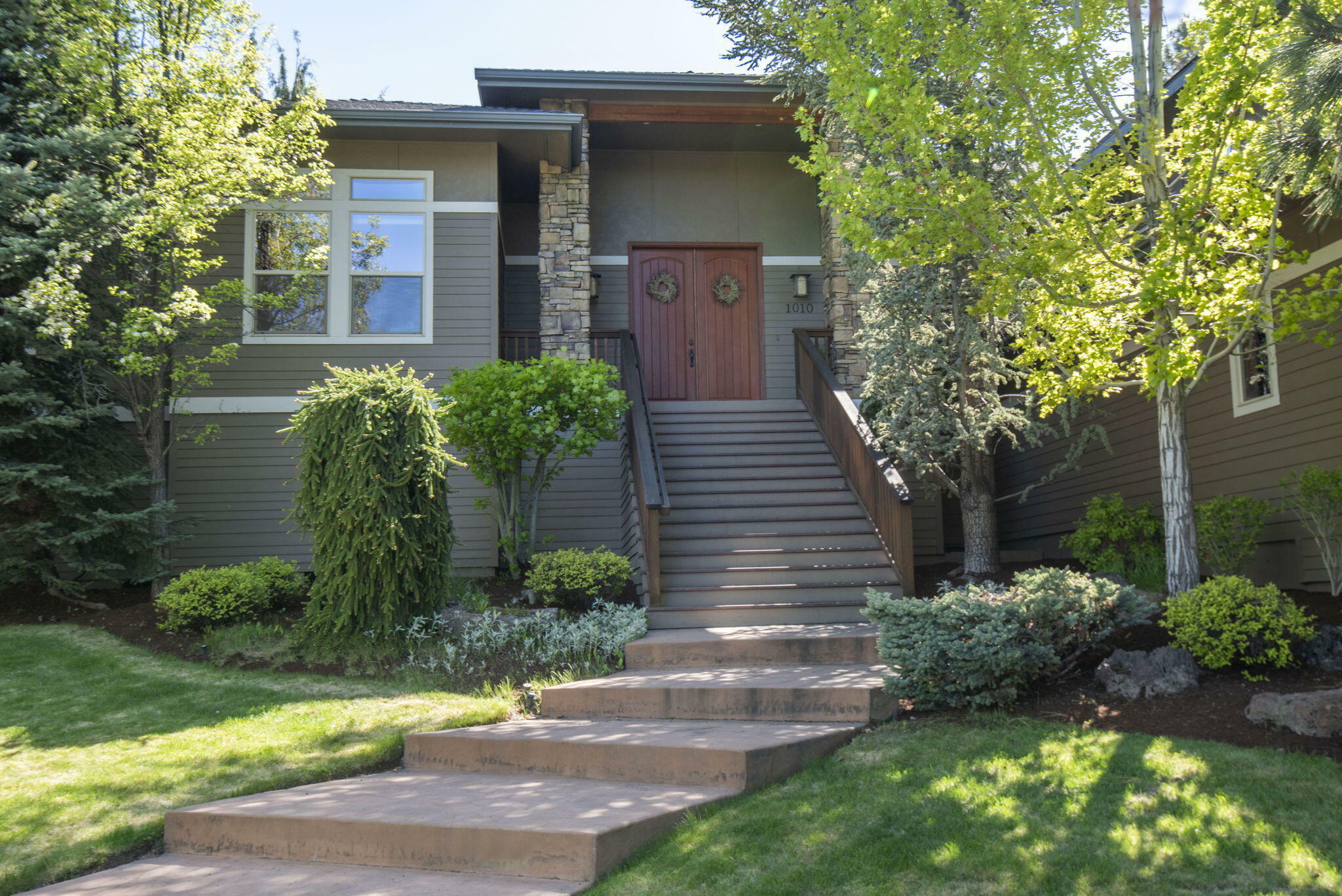 1010 NW Yosemite Drive  Bend OR 97703 photo