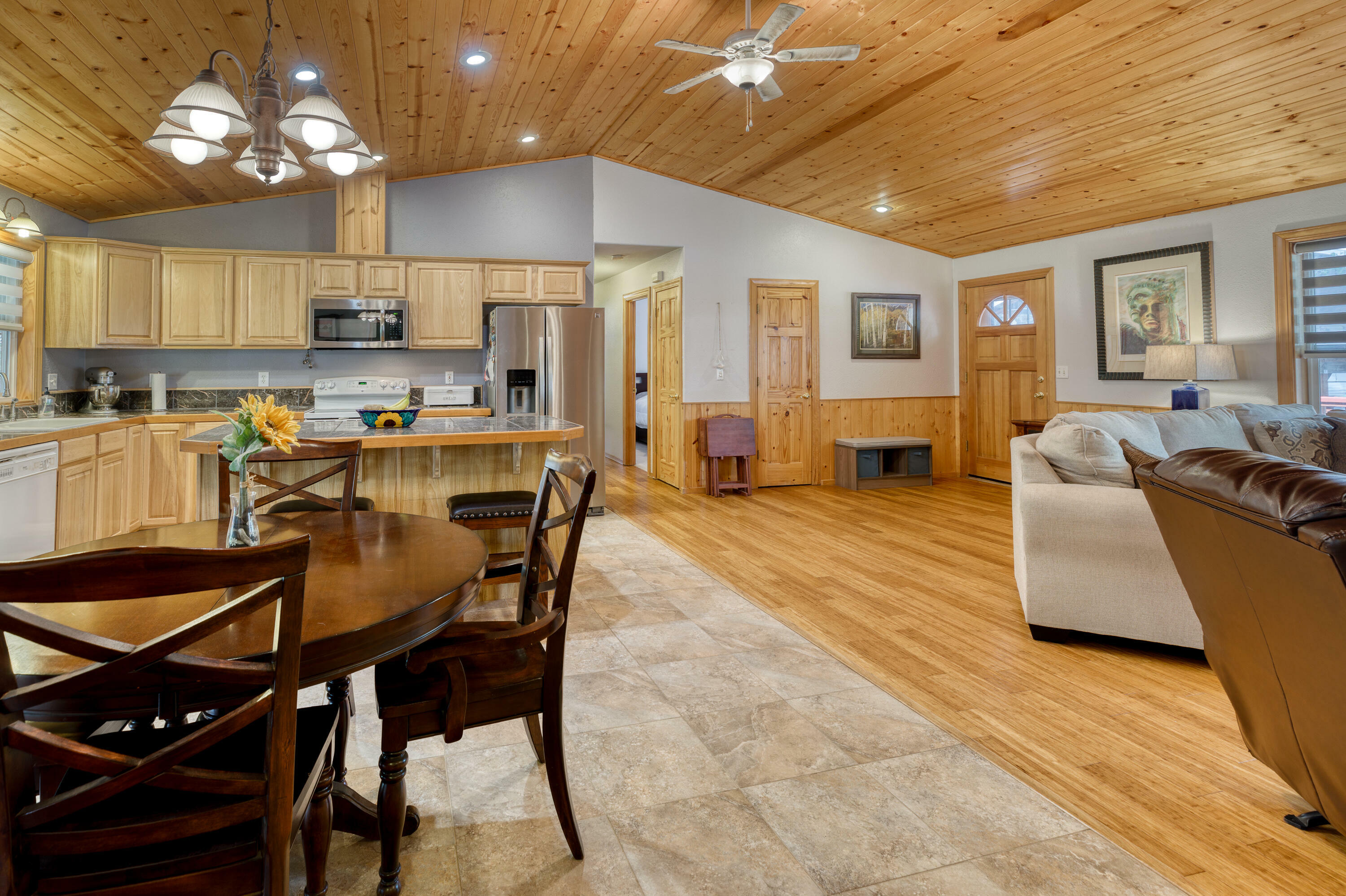 Property Photo: 16051 Leona Lane OR 97739