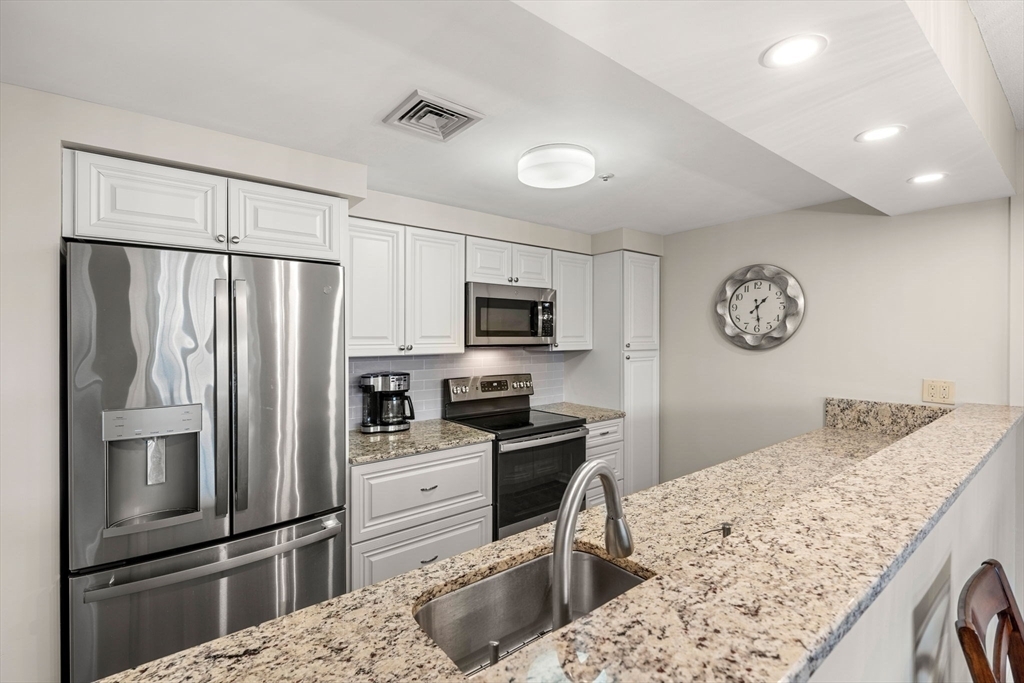 Property Photo: 148 Main St A407 MA 01845