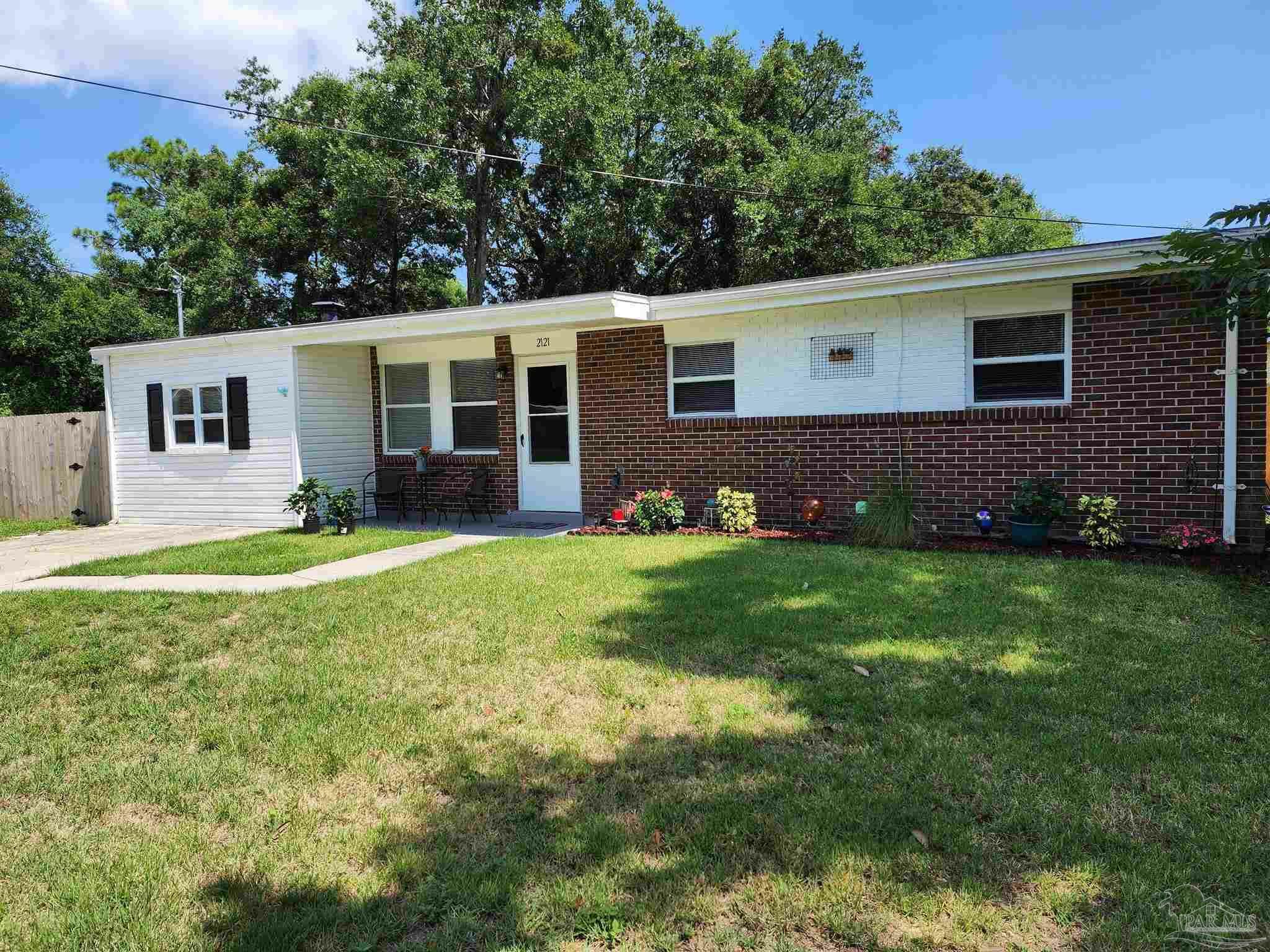 2121 Elaine Cir  Pensacola FL 32504 photo