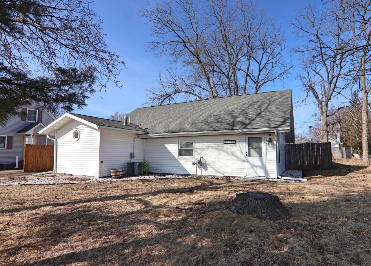 Property Photo:  604 South Arch Street  WI 53548 