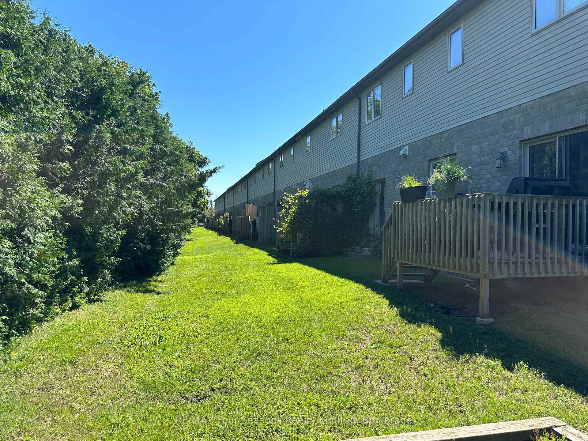 Photo de la propriété: 935 Goderich Street 14 ON N0H 2C4