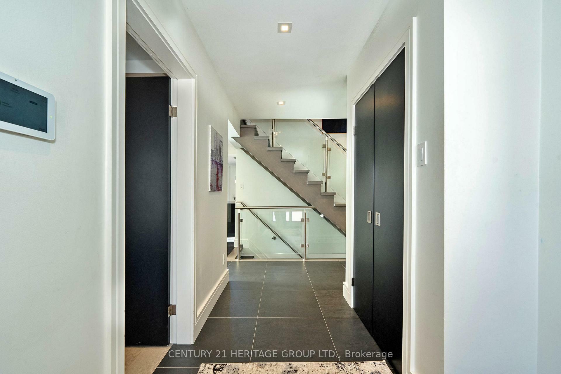 Property Photo: 61 Foursome Cres ON M2P 1W4
