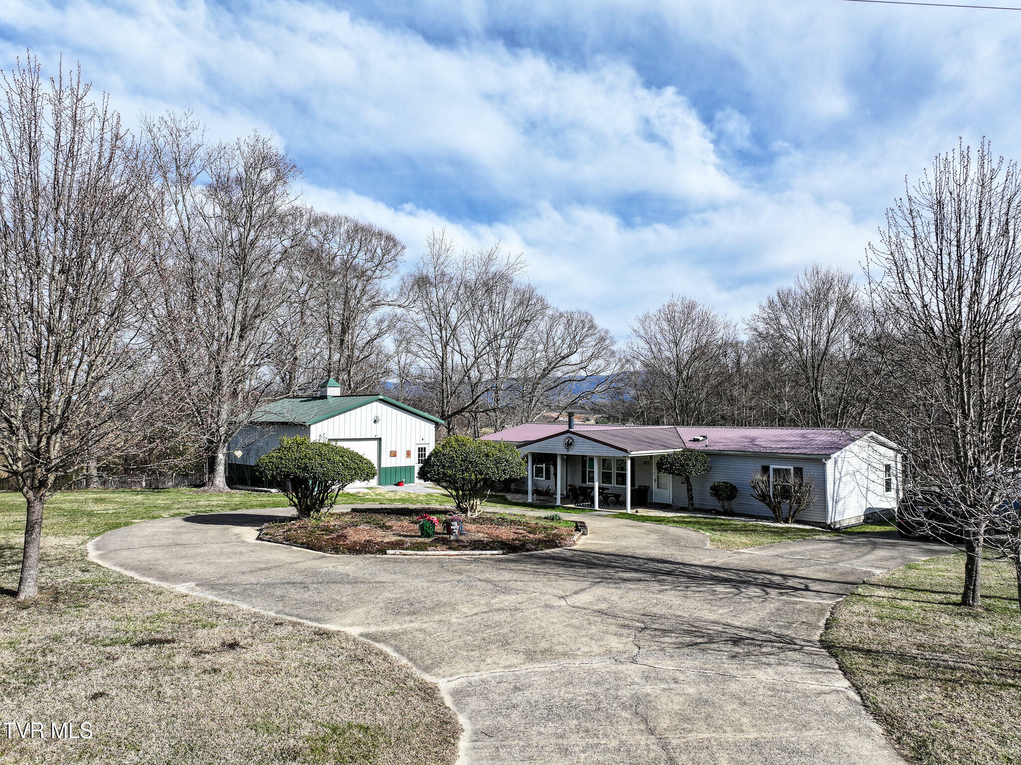 Property Photo:  2771 Whirlwind Road  TN 37743 