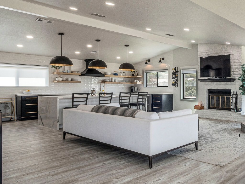 Property Photo: 3900 Lake Park Cove TX 78645