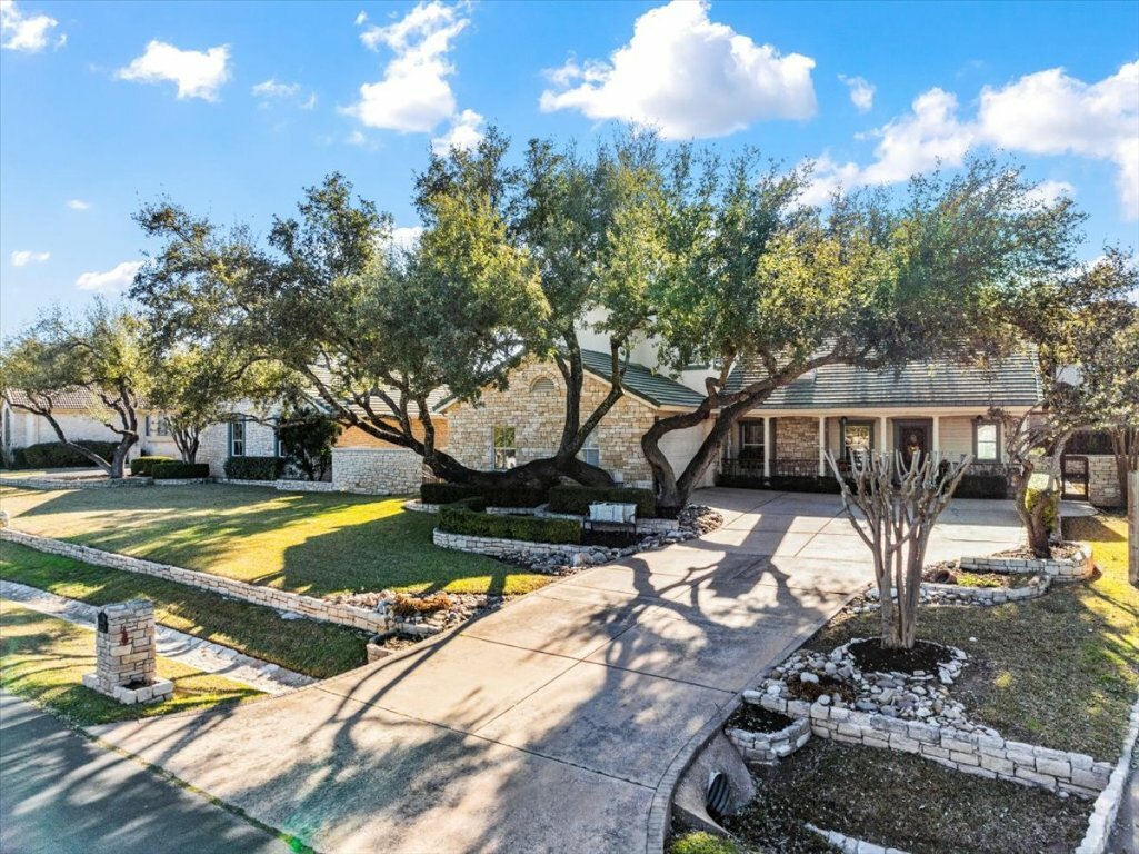 Property Photo: 39 Cottondale Road TX 78738
