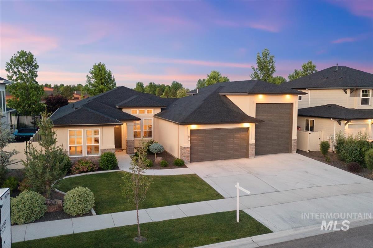 Property Photo: 817 E Territory Street ID 83646
