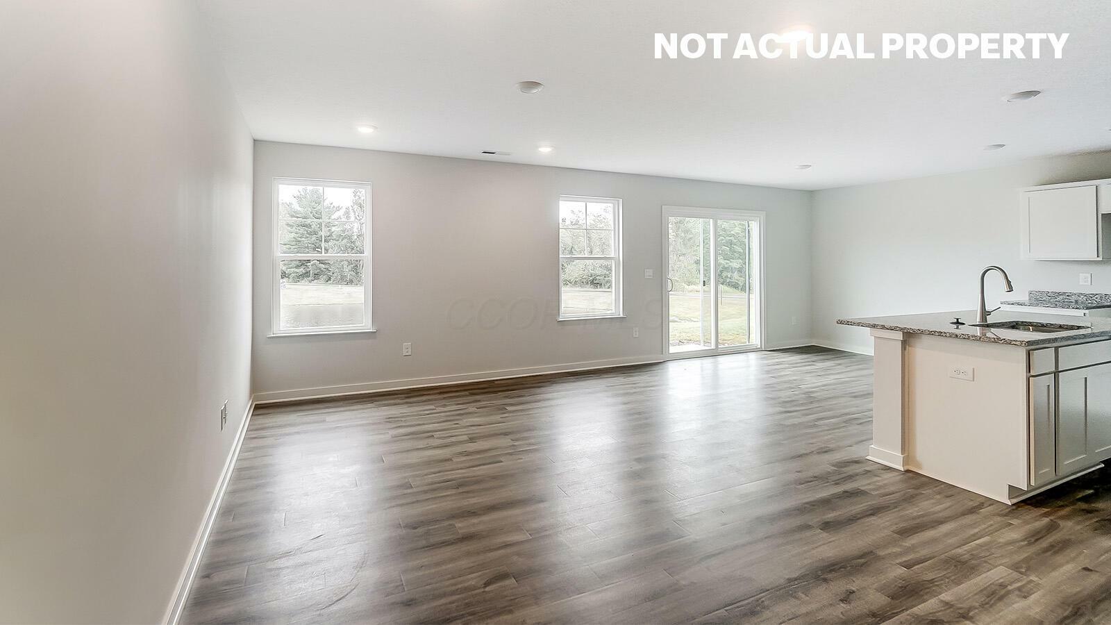 Property Photo: 2220 Overlook Way OH 43055