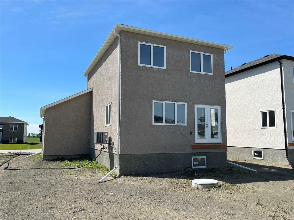 Property Photo: 52 Feathertail Way MB X0X 0X0