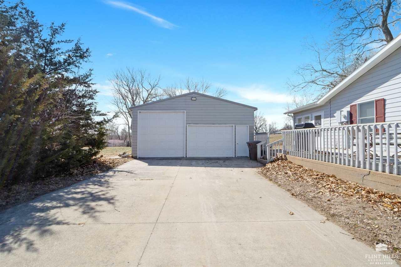 Property Photo: 405 E 8th Street KS 66427