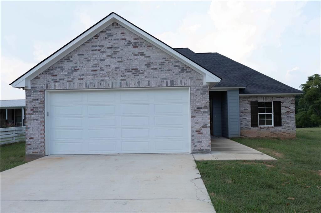 Property Photo:  1105 Patrick Road  LA 71457 