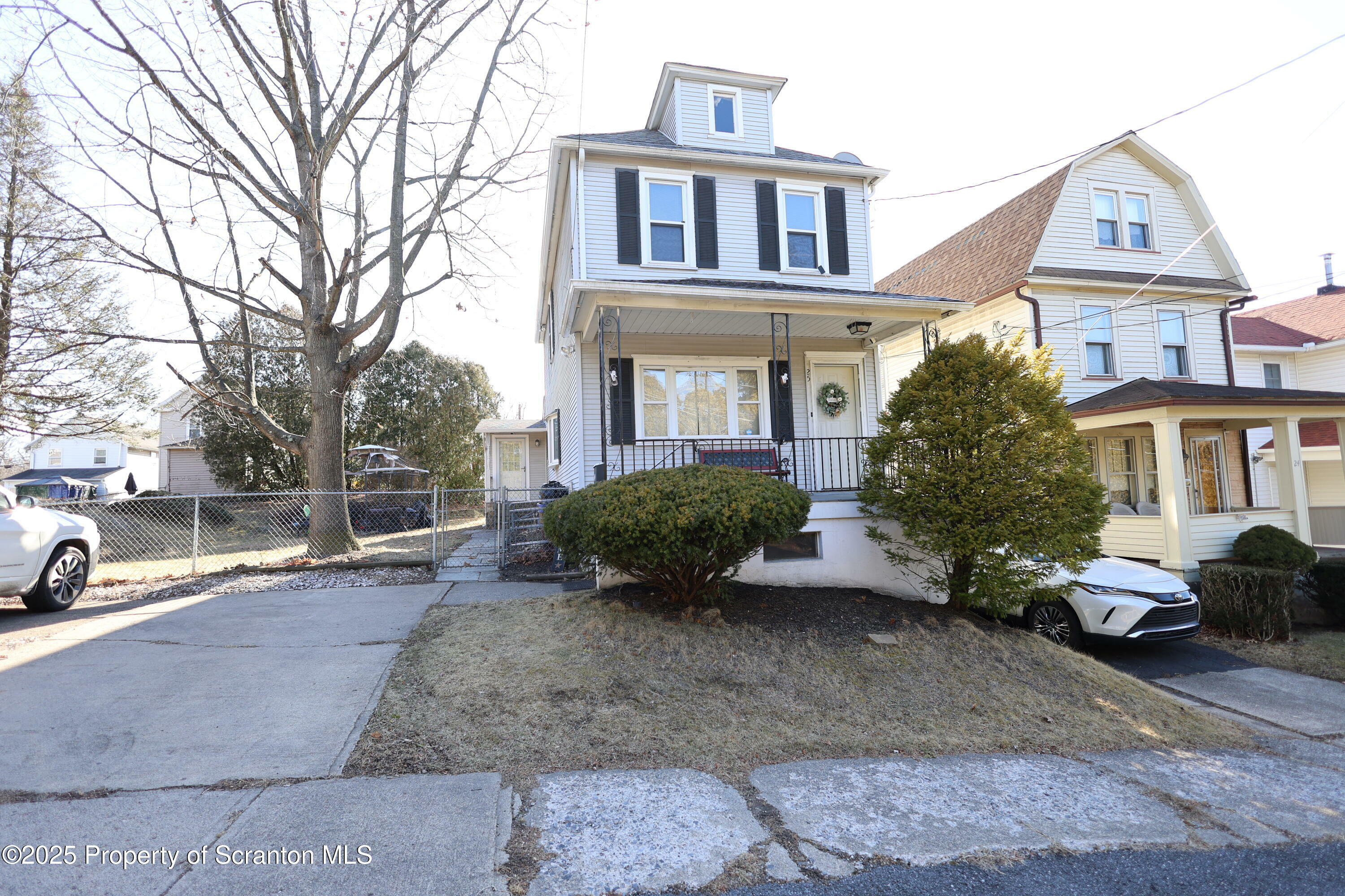 25 Oaklawn Avenue Avenue  Wilkes-Barre PA 18706 photo