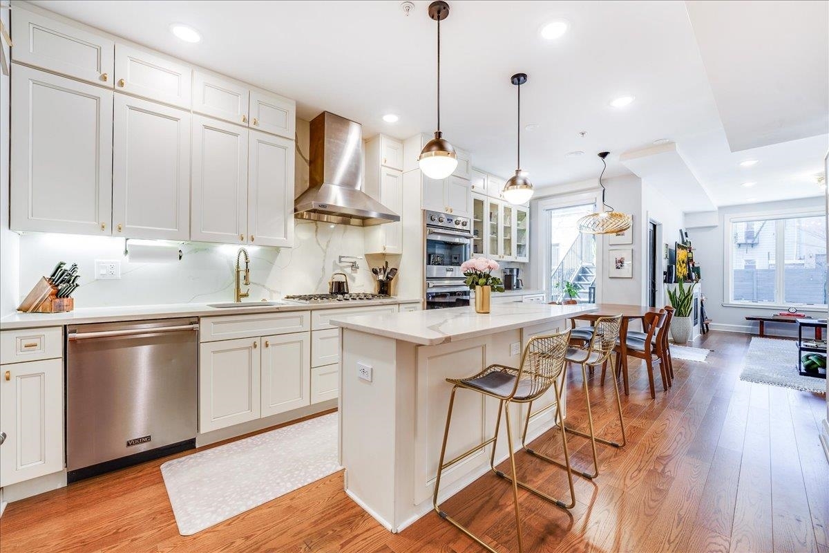 320 Bloomfield St 1  Hoboken NJ 07030 photo
