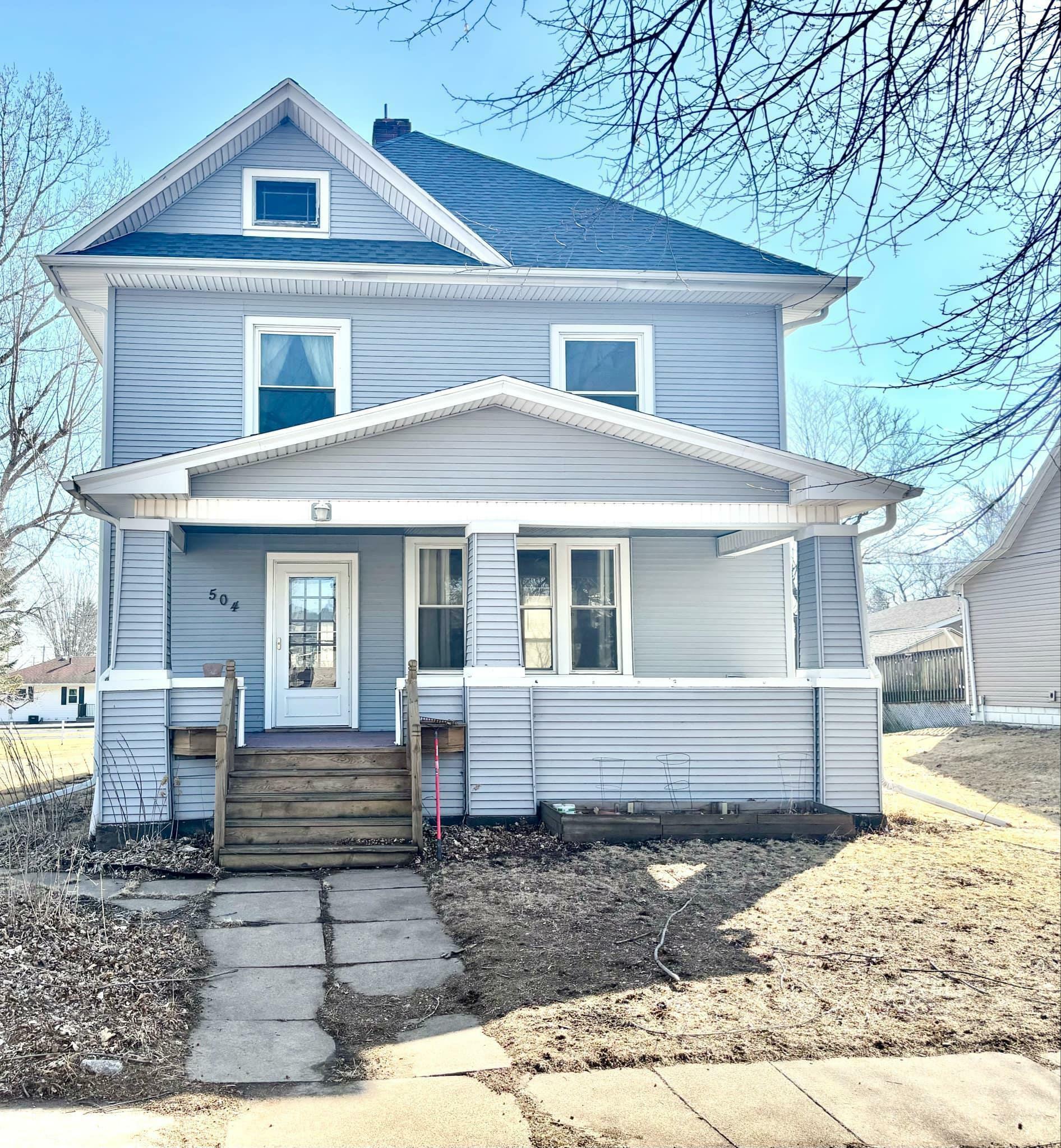 Property Photo:  504 Jefferson Street  IA 52224 