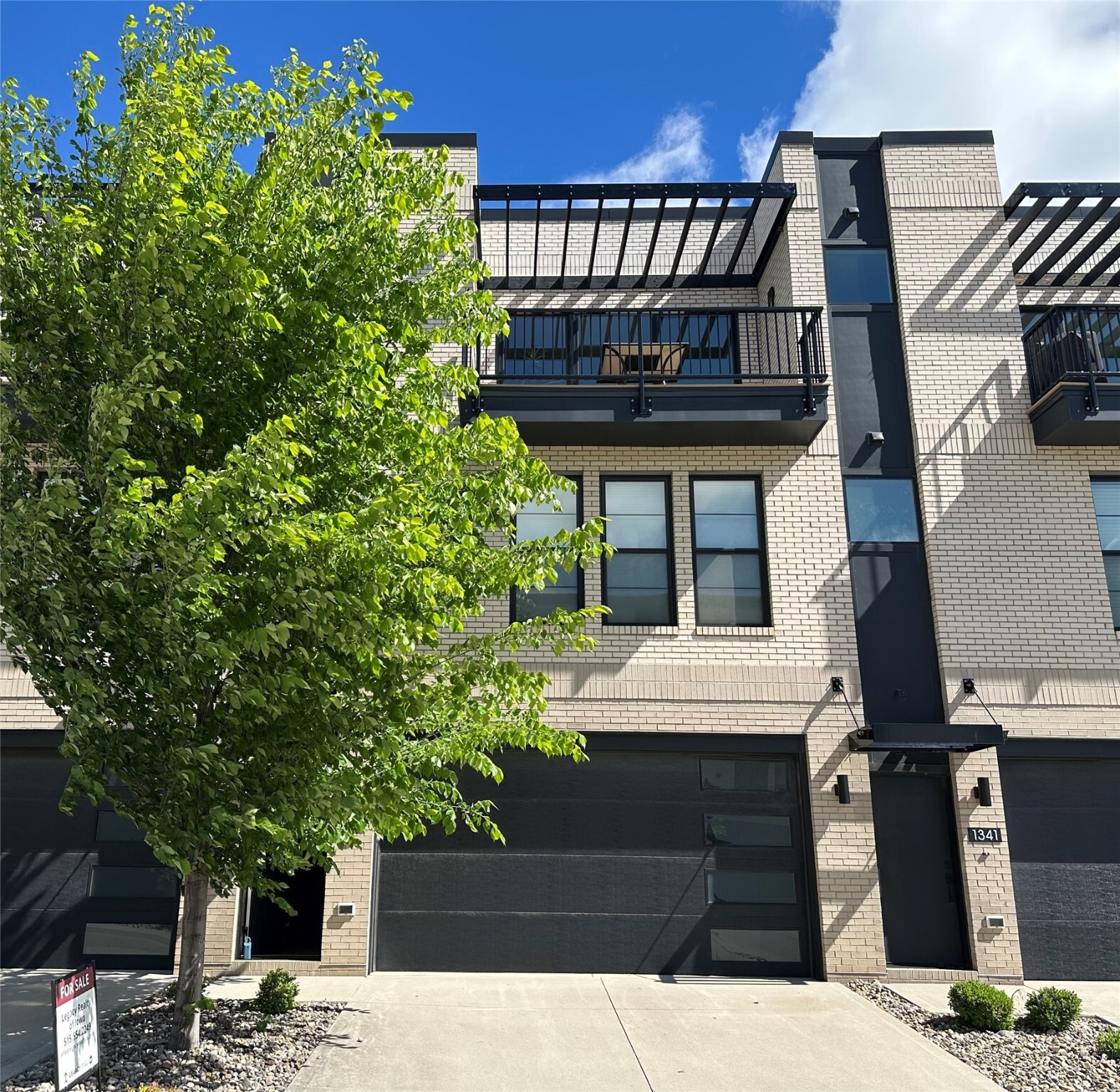 1343 Keosauqua Way  Des Moines IA 50309 photo