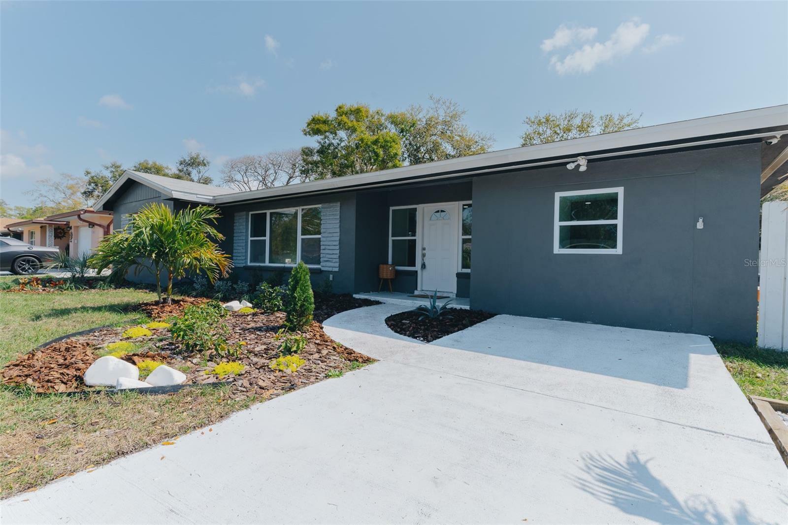 Property Photo: 1605 Crown Street FL 33755