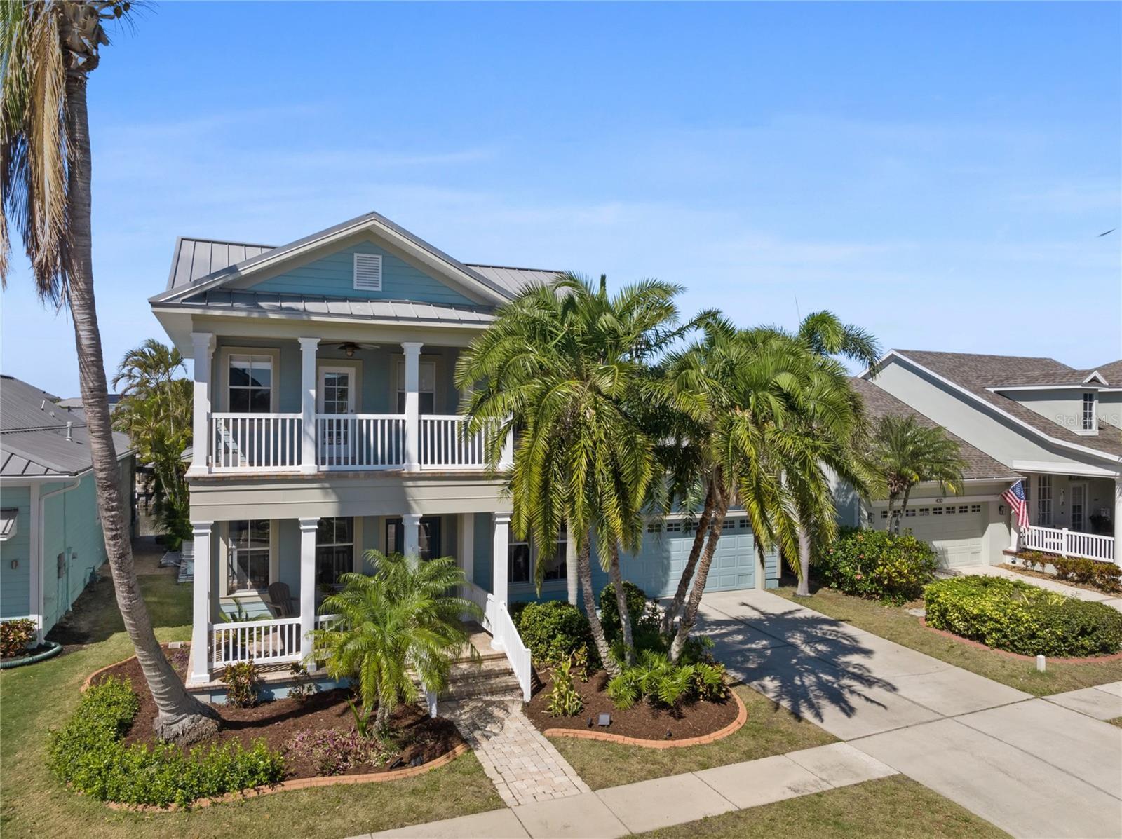 Property Photo: 428 Islebay Drive FL 33572