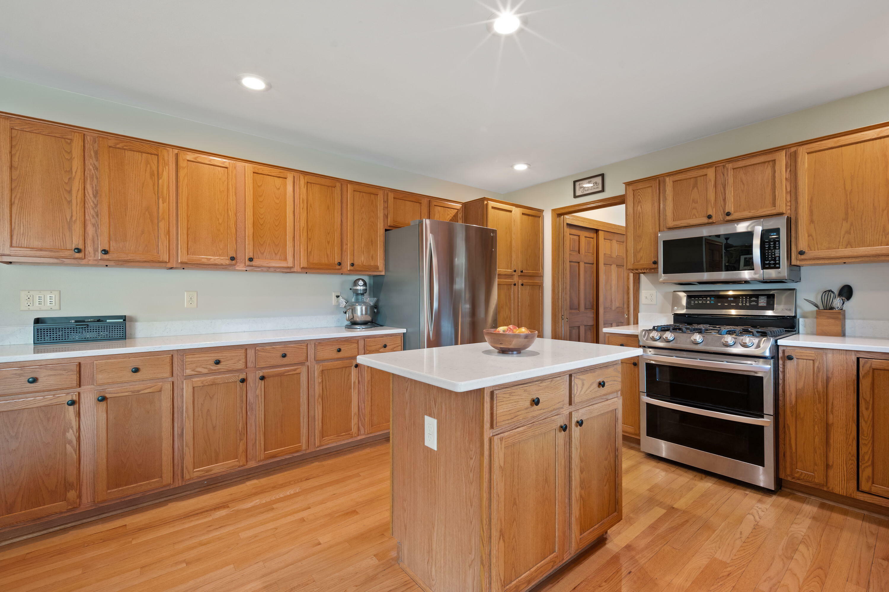 Property Photo: 645 Two Rivers Dr WI 53149