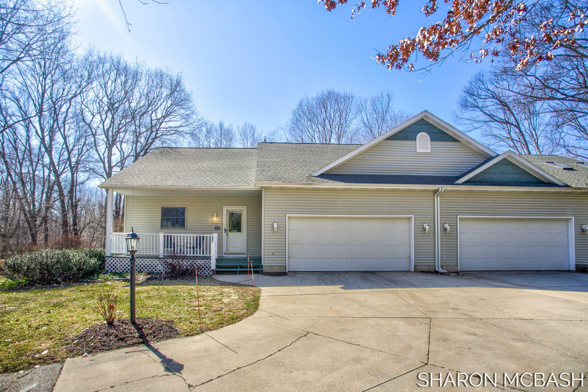 Property Photo: 979 Maple Woods Drive MI 49453