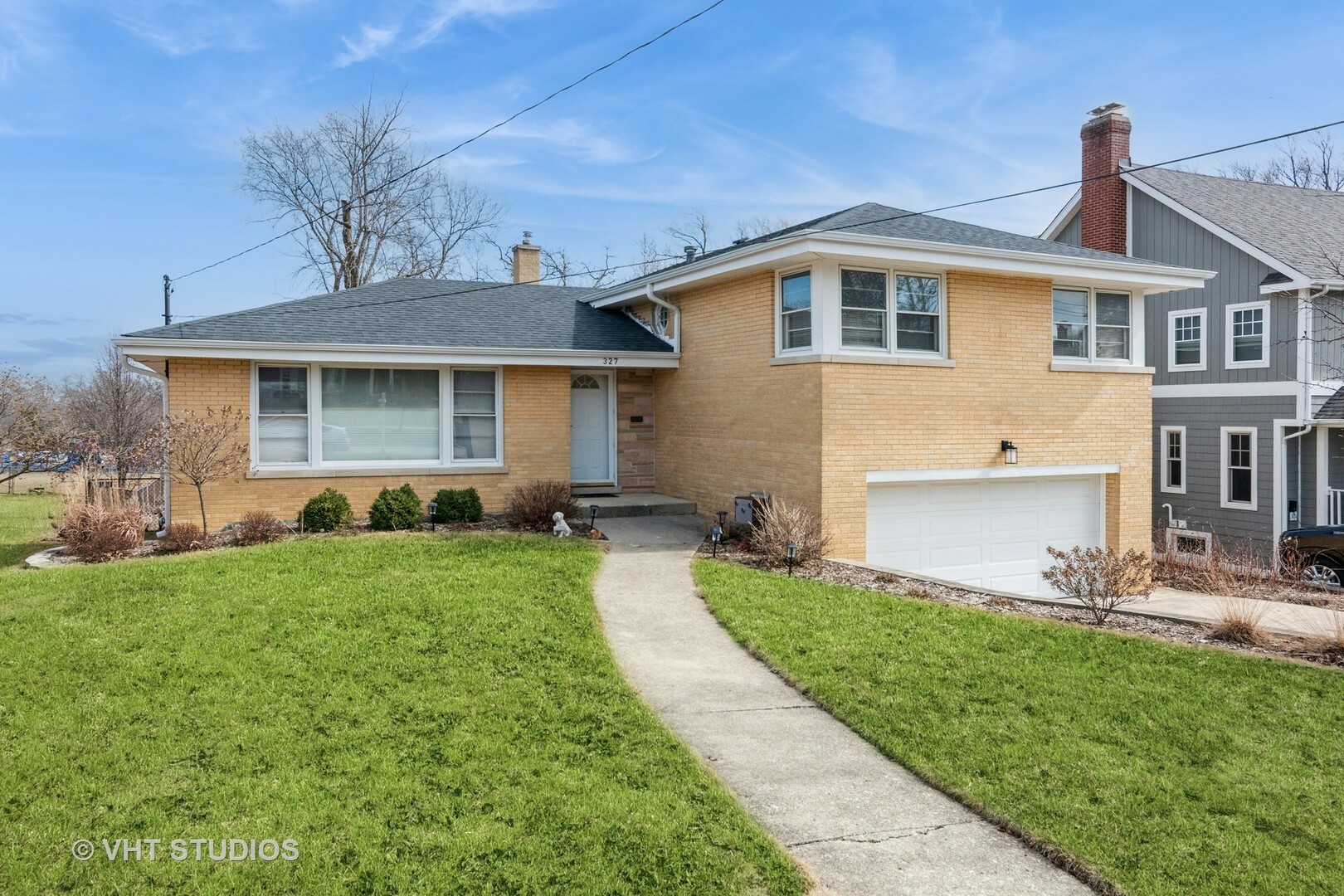 Property Photo:  327 Taylor Avenue  IL 60137 