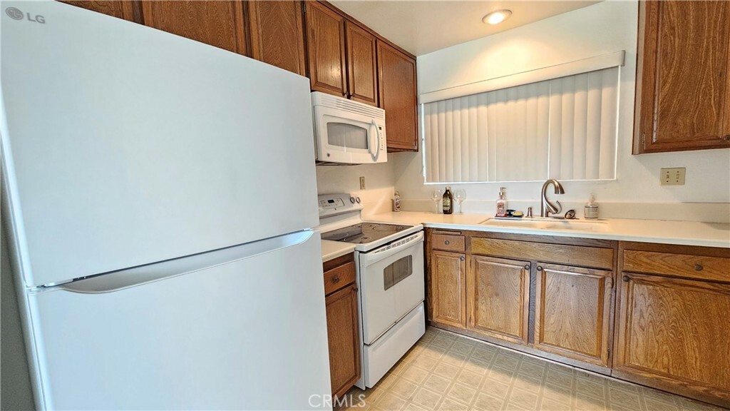 Property Photo:  3367 Punta Alta 1D  CA 92637 