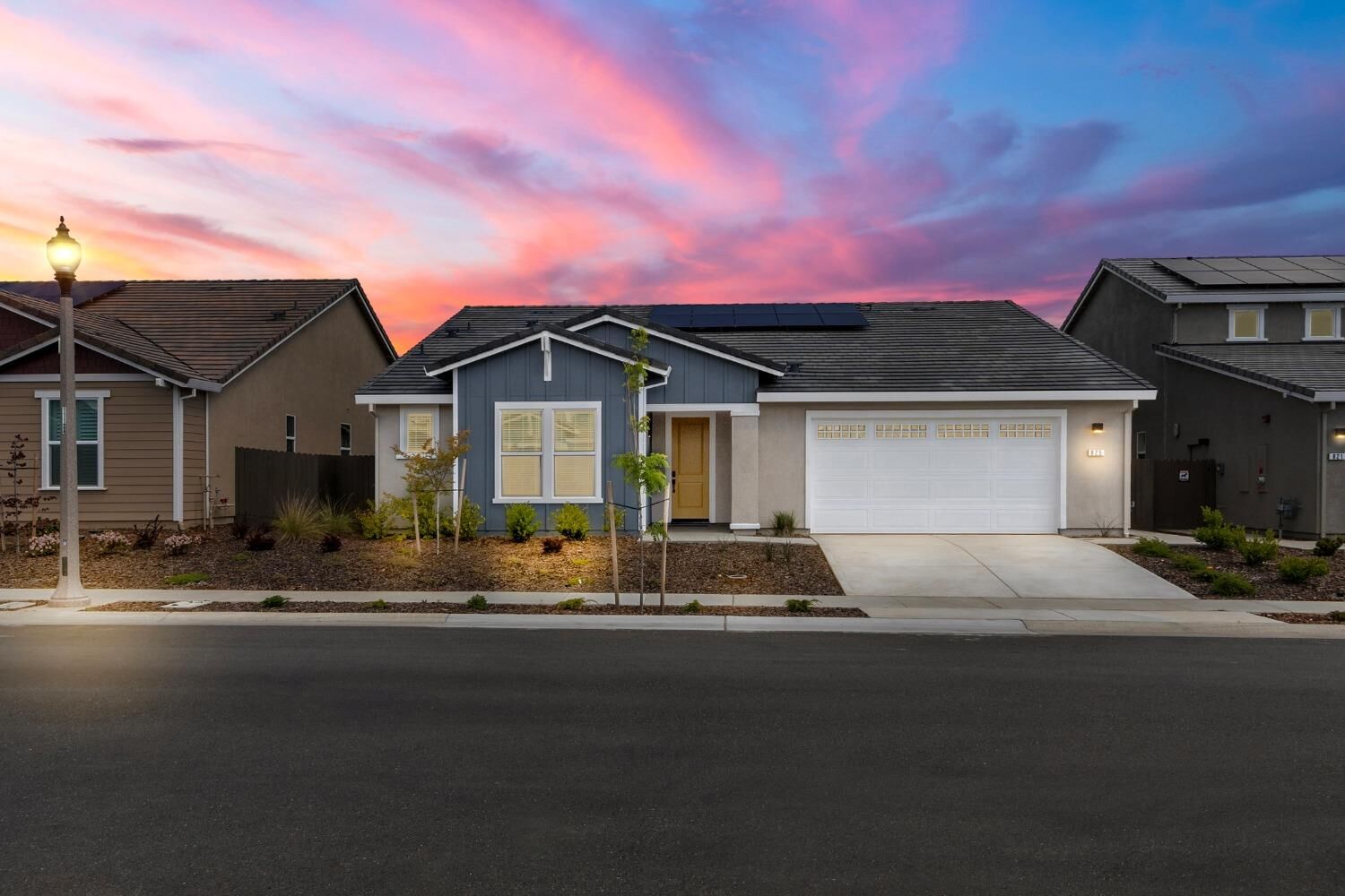 Property Photo:  825 Cross Creek Lane  CA 95648 