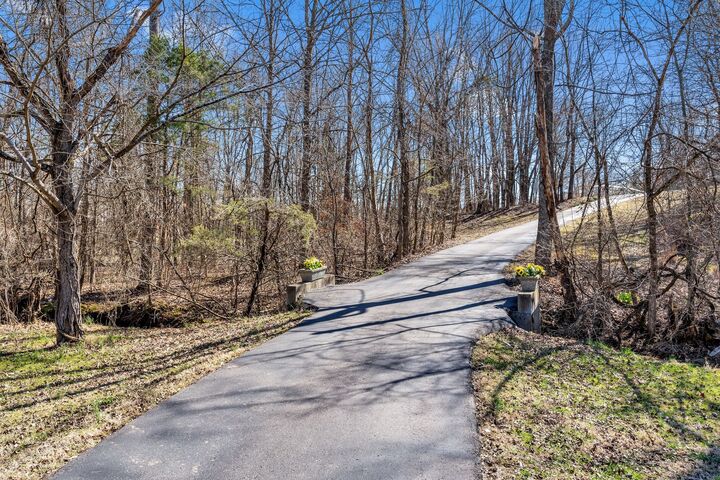 Property Photo:  489 Calista Rd  TN 37188