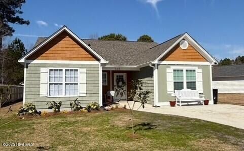 Property Photo:  105 Bay Tree Circle  NC 28443 