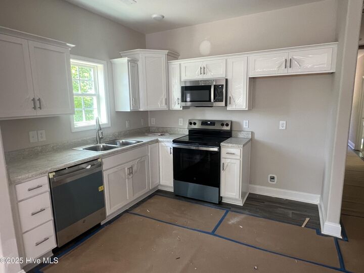 Property Photo: 410 Hadnot Avenue NC 28555