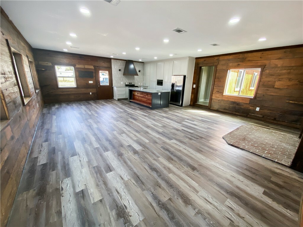 Property Photo: 17324 Ar 7 Hwy South AR 72856