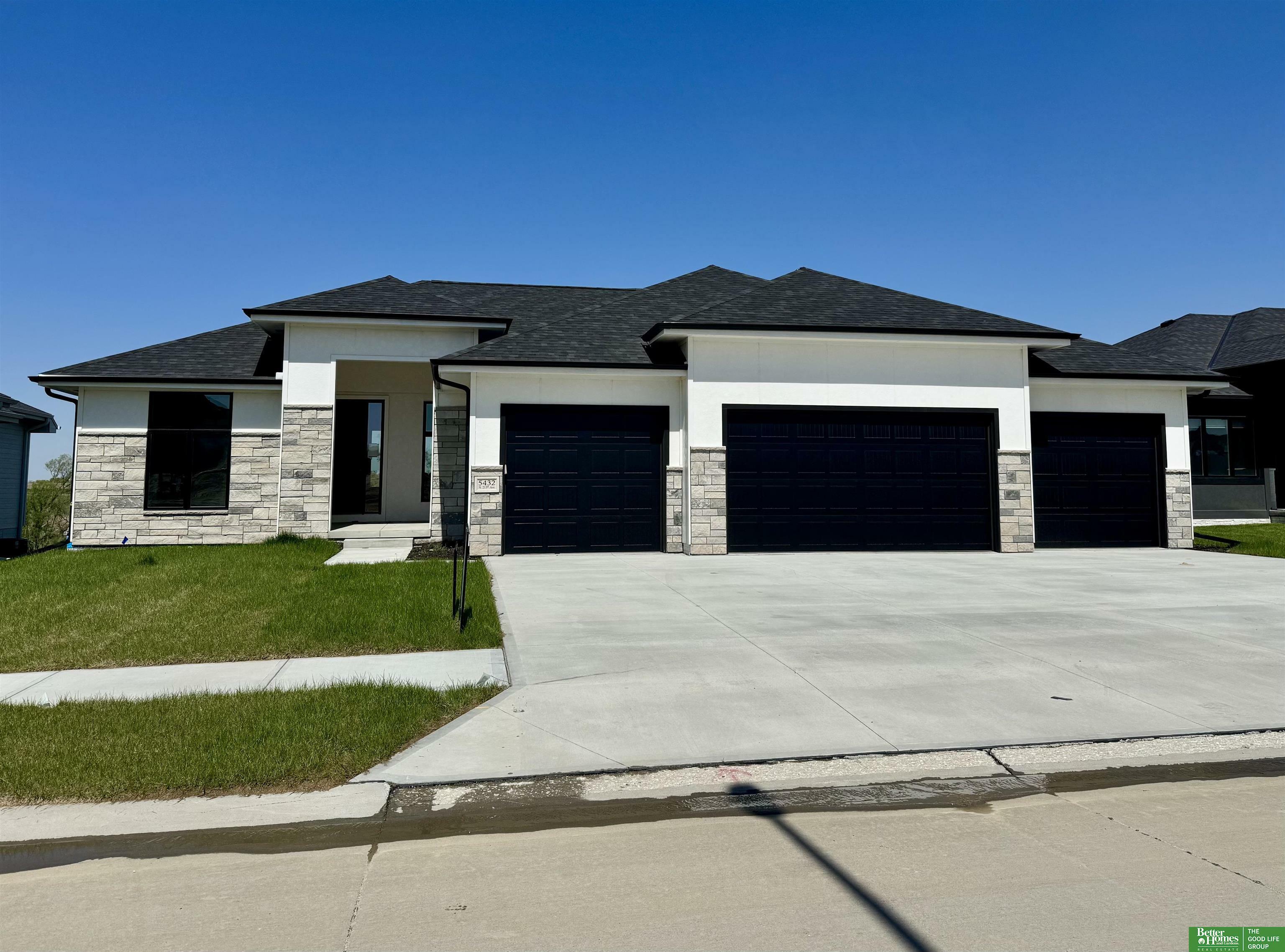 5432 N 213th Avenue  Elkhorn NE 68022 photo