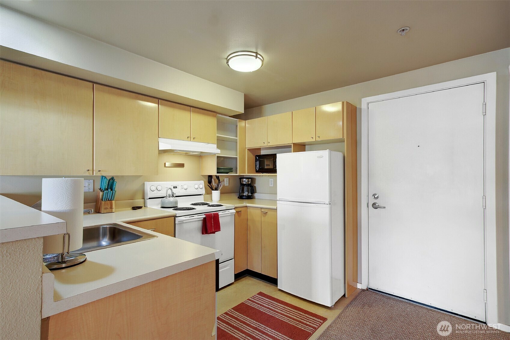 Property Photo:  425  Vine Street 305  WA 98121 