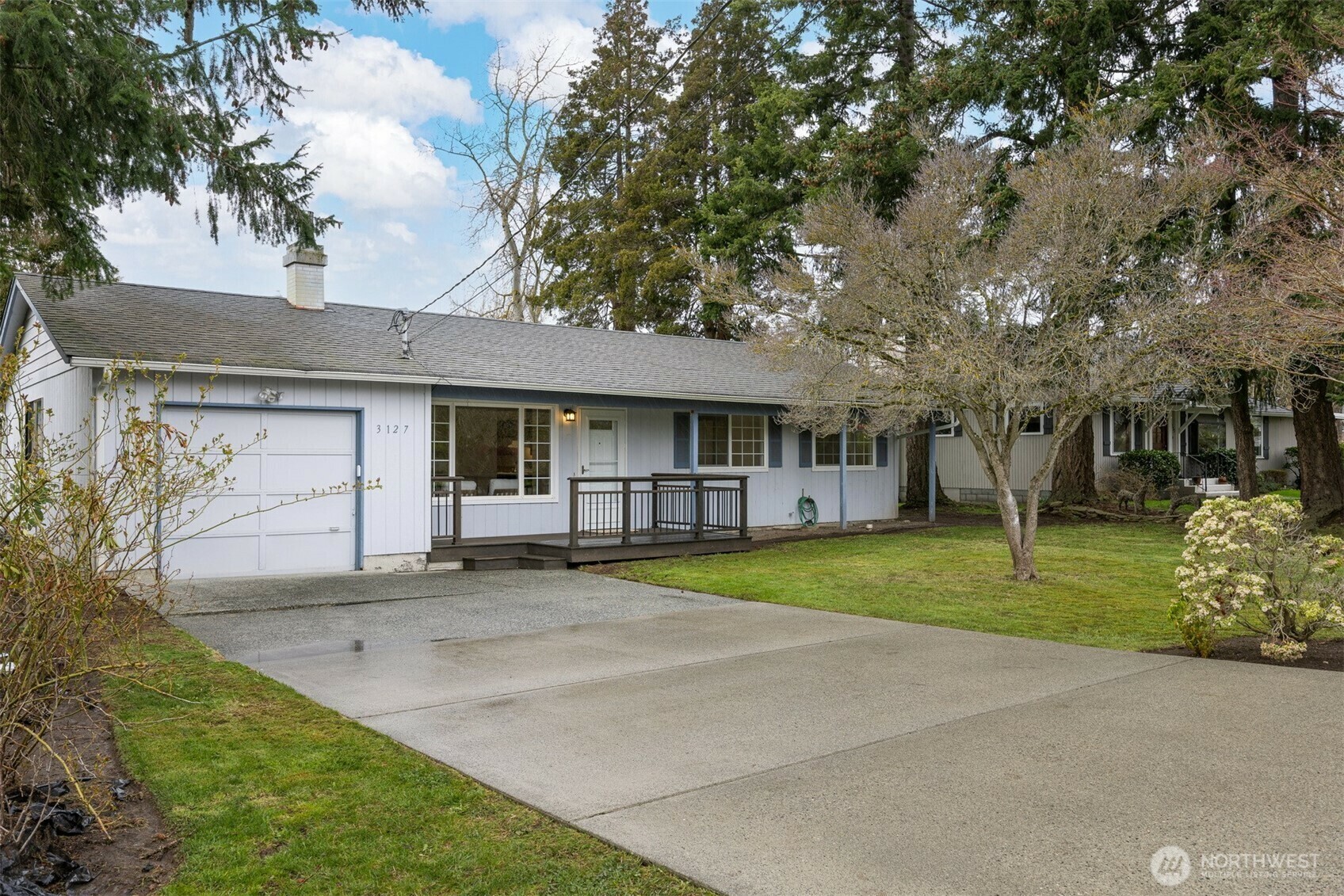 Property Photo:  3127  Laurelwood Avenue  WA 98225 