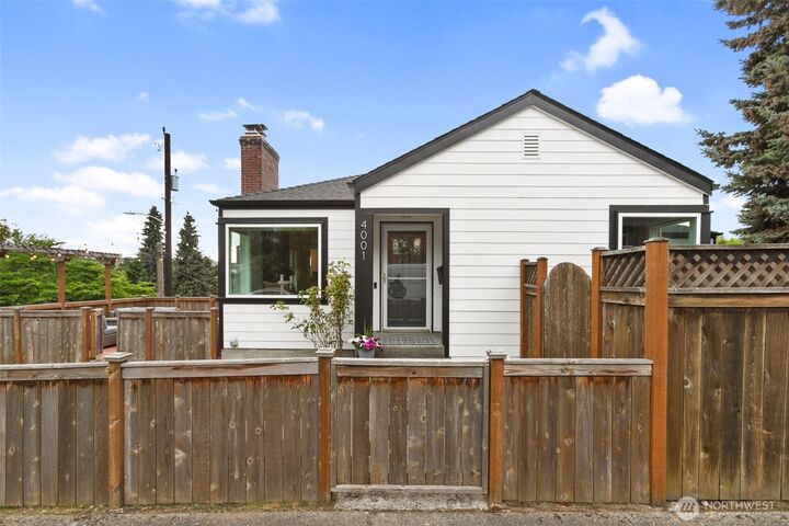 Property Photo:  4001  2nd Avenue NW  WA 98107 
