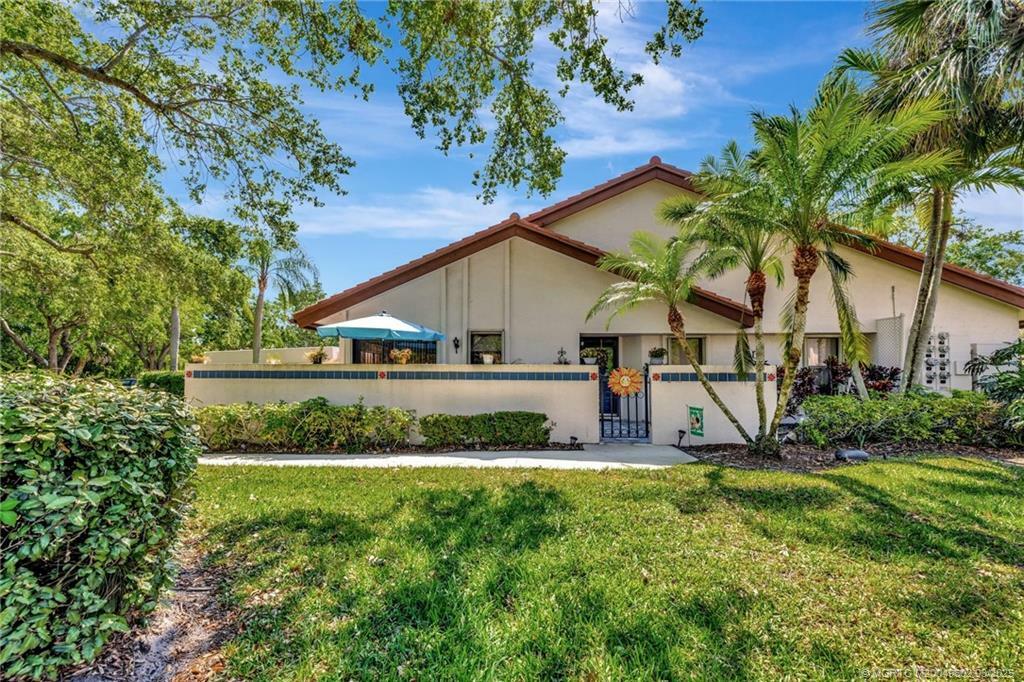 Property Photo:  6050 SE Martinique Drive 104  FL 34997 