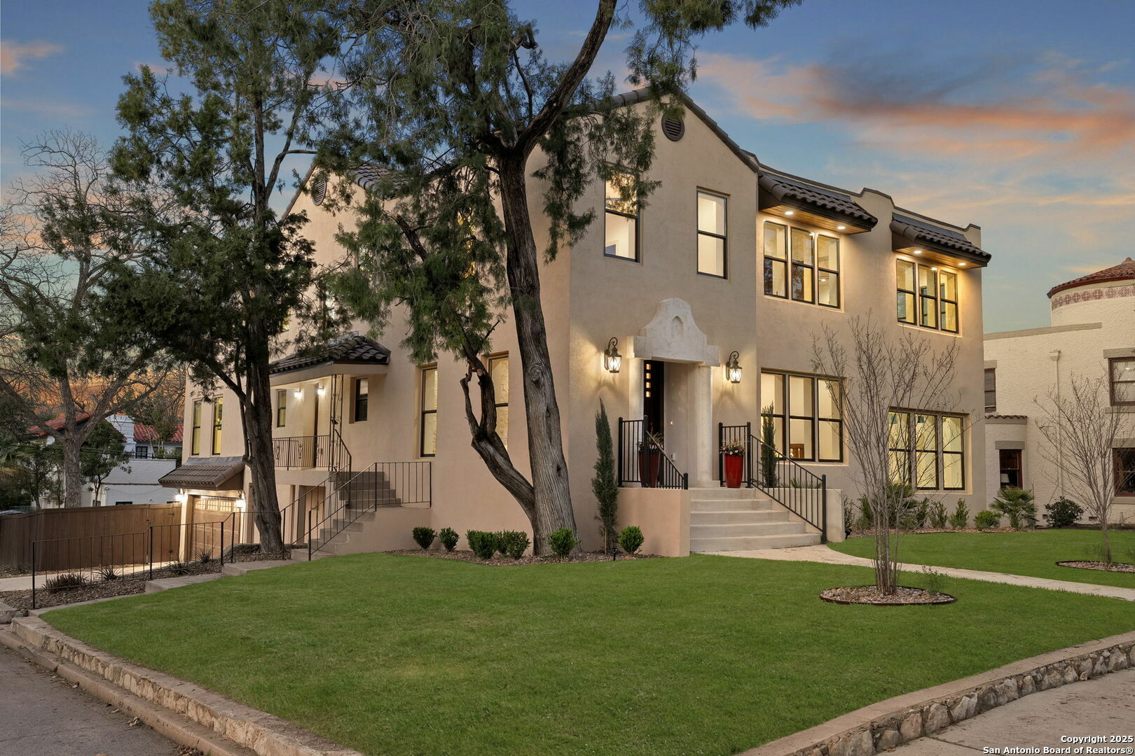 Property Photo: 201 Cloverleaf Ave TX 78209