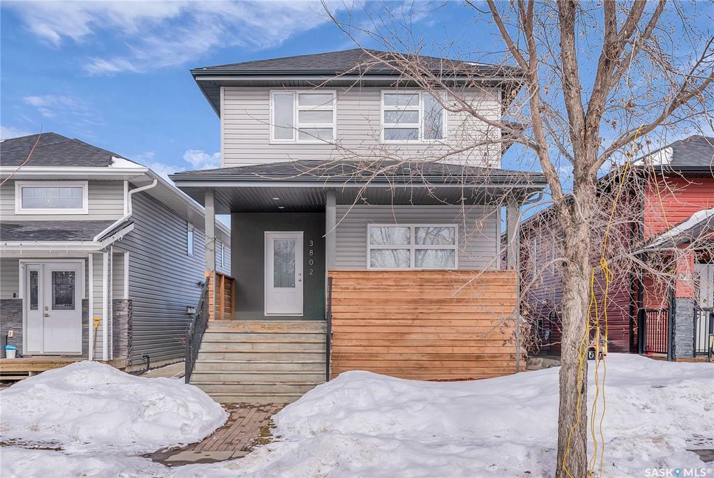 Property Photo:  3802 33rd Street W  SK S7R 0M1 