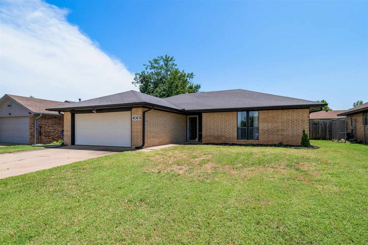 Property Photo:  1013 E Dell Avenue  OK 74075 