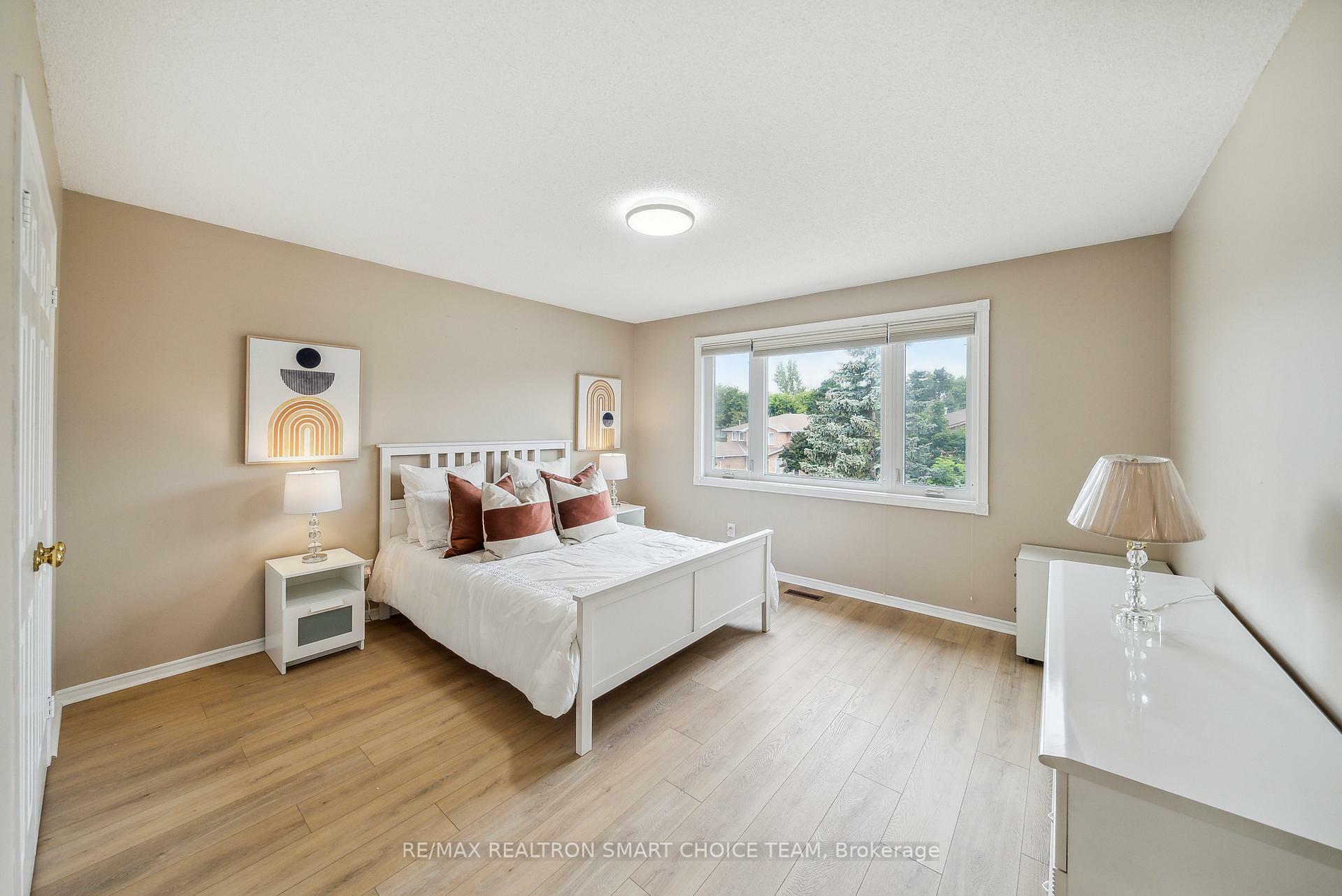 Property Photo:  89 Beckenridge Drive  ON L3S 3B1 