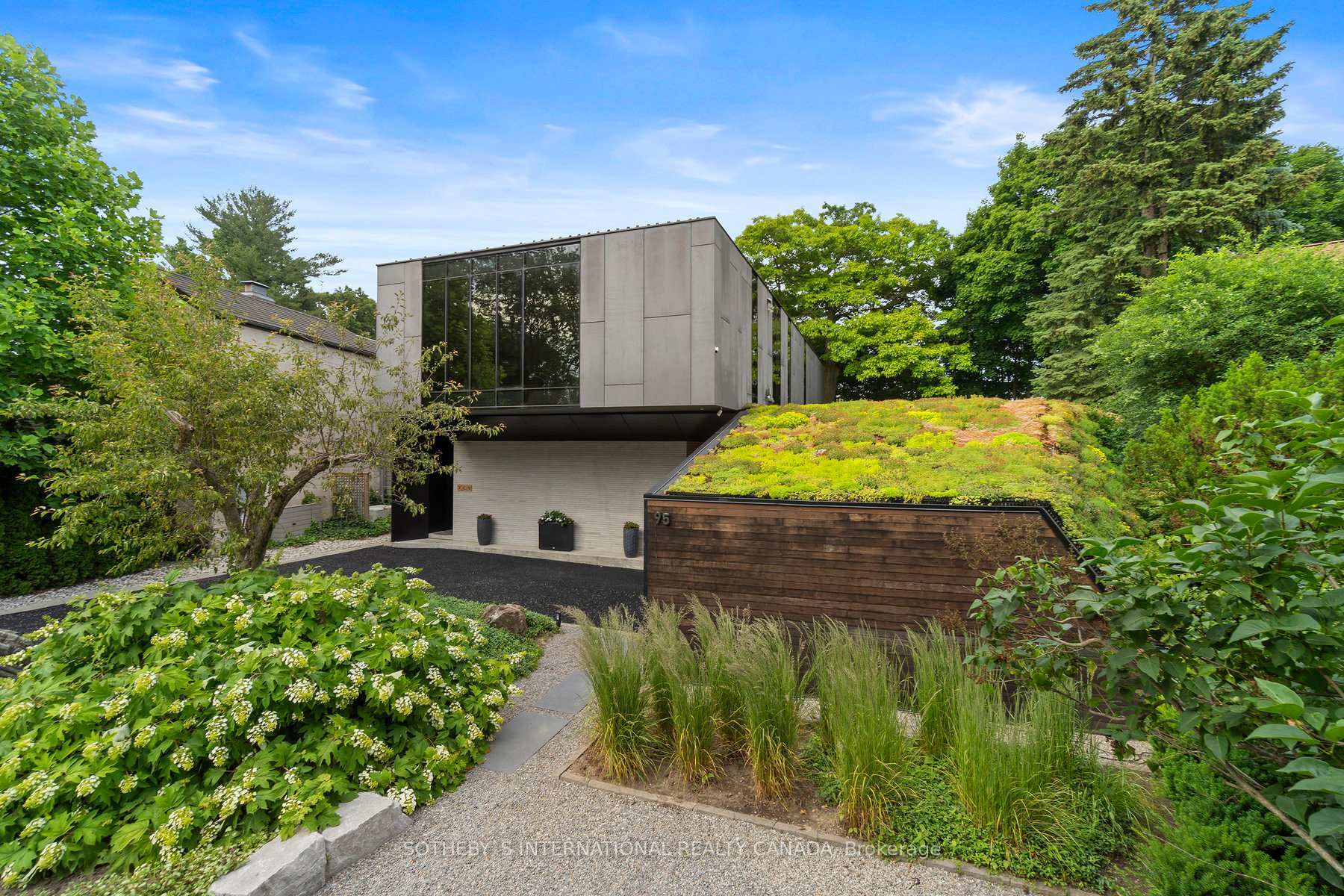 Property Photo: 95 Riverview Drive ON M4N 3C6