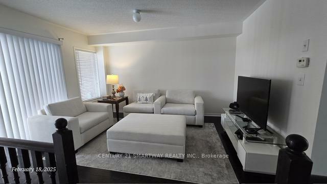 Photo de la propriété: 52 Judy Sgro Avenue ON M3L 0E4