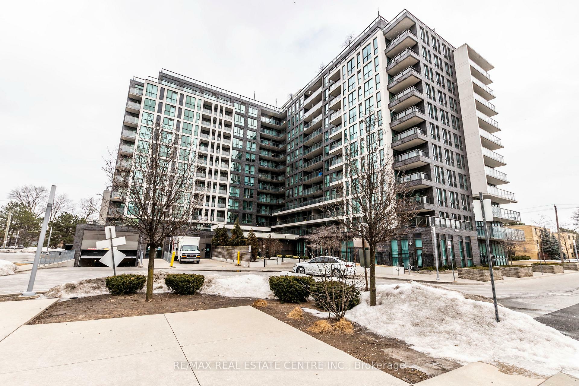 Photo de la propriété: 80 Esther Lorrie Drive 719 ON M9W 0C6