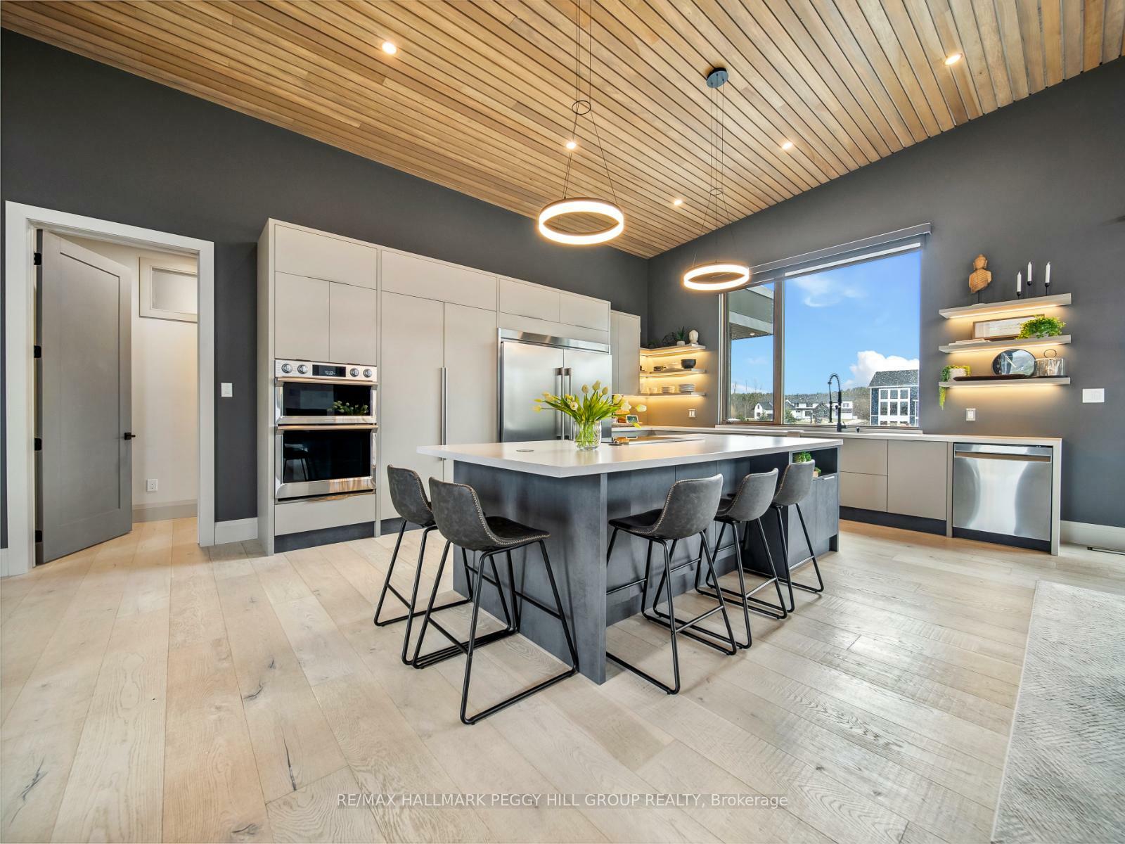 Property Photo: 7 Meadowlark Way ON L9Y 0K1