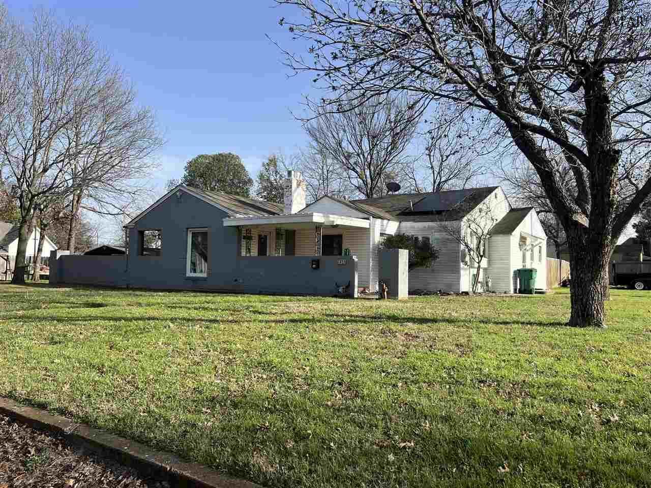 Property Photo: 415 W Ikard Street TX 76365