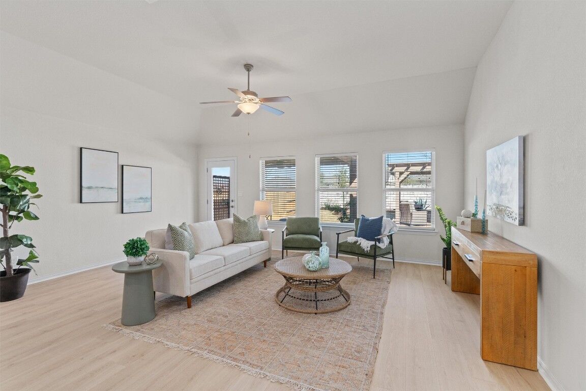 Property Photo:  517 Coyote Creek Way  TX 78640 