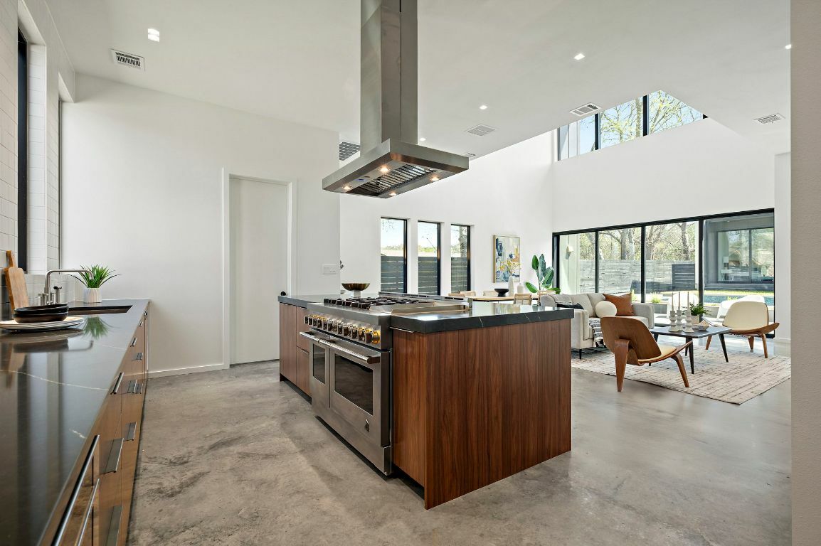 Property Photo: 2603 Little John Lane TX 78704